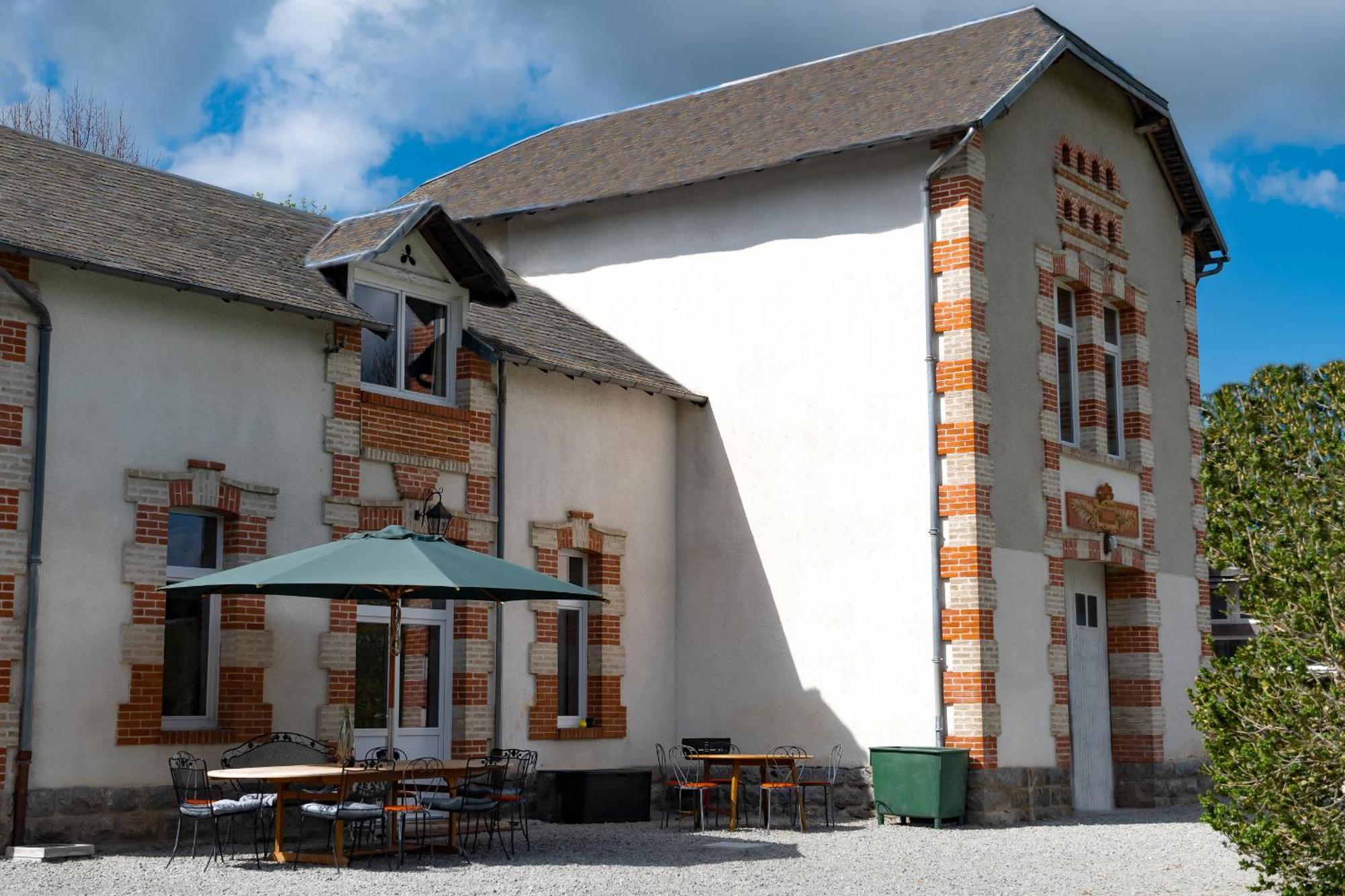 Chateau De Chazelpaud Saint-Bard Exterior photo
